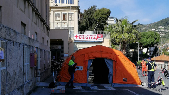 Covid-19: dopo l’eliminazione della tenda pre triage non cambiano le modalità di accesso al pronto soccorso di Sanremo Covid-19: dopo l’eliminazione della tenda pre triage non cambiano le modalità di accesso al pronto soccorso di Sanremo