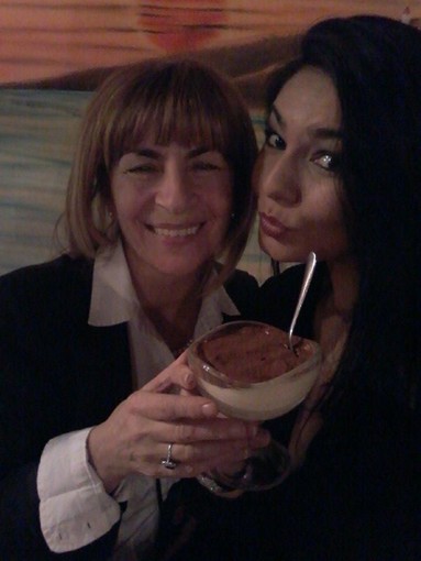 #Sanremo2016: tiramisù e vegani. Elisa D'Ospina e Daniela Martani al ristorante #Sanremo2016: tiramisù e vegani. Elisa D'Ospina e Daniela Martani al ristorante