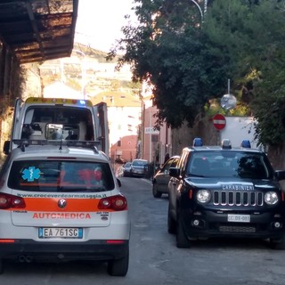 Arma di Taggia: precipita dal secondo piano: 24enne albanese in gravi condizioni (foto) Arma di Taggia: precipita dal secondo piano: 24enne albanese in gravi condizioni (foto)