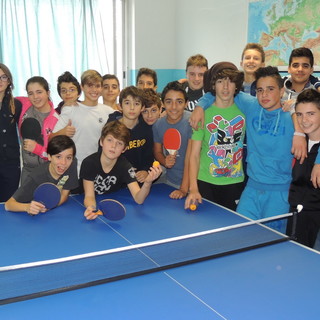 Ventimiglia: alla Scuola Media 'Cavour' di Roverino, oggi il Torneo Natalizio di Ping Pong (foto)