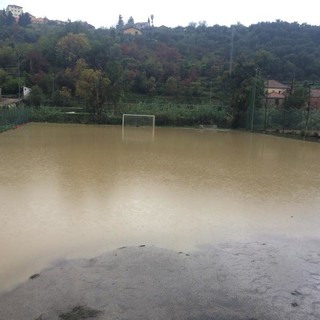Diano Marina: esondati Varcavello e Rio Pineta. Tre persone sgombrate in via Sottana Diano Marina: esondati Varcavello e Rio Pineta. Tre persone sgombrate in via Sottana