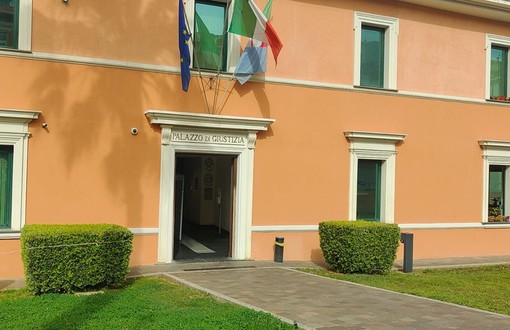 Tangenti per gli appalti pubblici, inchiesta al capolinea ora si attende la decisione del giudice Tangenti per gli appalti pubblici, inchiesta al capolinea ora si attende la decisione del giudice