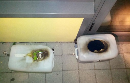 Taggia: taniche di benzina e diavolina davanti al bar del polo commerciale, un avvertimento?