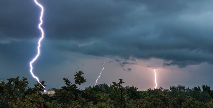 Temporali e raffiche di vento, la notte movimentata in provincia di Imperia: oggi ancora instabilità Temporali e raffiche di vento, la notte movimentata in provincia di Imperia: oggi ancora instabilità