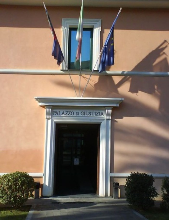 Imperia: scarcerato il passeur pachistano arrestato nei giorni scorsi, ha agito per scopi umanitari e non di lucro Imperia: scarcerato il passeur pachistano arrestato nei giorni scorsi, ha agito per scopi umanitari e non di lucro