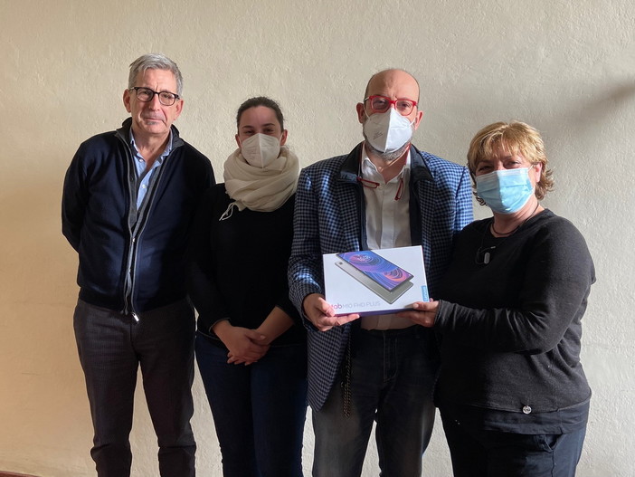 Comunicare con i sordi, la lingua dei segni sbarca in ospedale con un tablet Comunicare con i sordi, la lingua dei segni sbarca in ospedale con un tablet