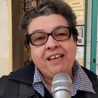Psicosi coronavirus, parla la libraia: "Leggete libri, vi risparmierà il panico" (Video)