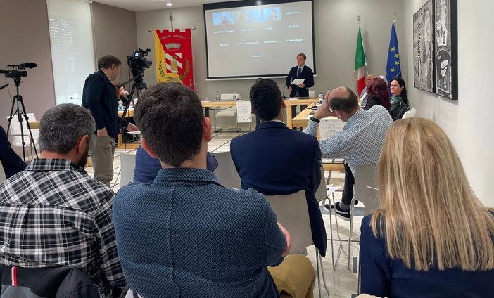 Assessori all'Urbanistica Marco Scajola e allo Sviluppo Economico Alessio Piana al tavolo transfrontaliero Jardival2