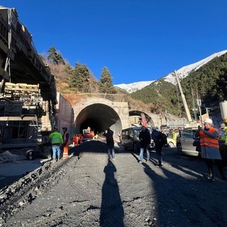 Tenda, niente tunnel. L'Italia: "Tutta colpa dei francesi". Il sindaco Vassallo, dalla Valle Roya: "Ci prendono per degli idioti" Tenda, niente tunnel. L'Italia: "Tutta colpa dei francesi". Il sindaco Vassallo, dalla Valle Roya: "Ci prendono per degli idioti"