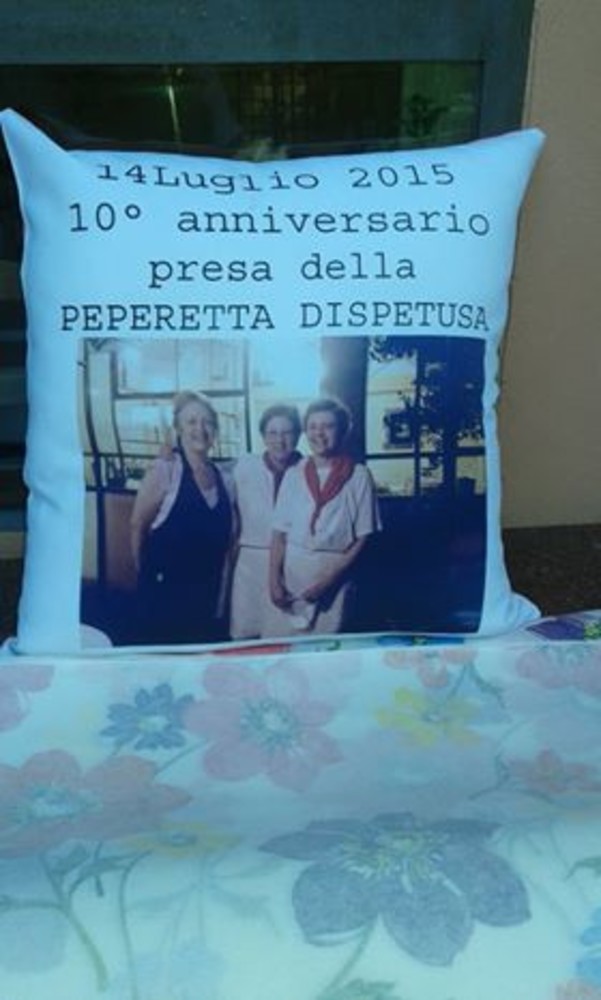 Lina, Paola e Simonetta nel 2015, quando festeggiarono dieci anni di 'Peperetta' Lina, Paola e Simonetta nel 2015, quando festeggiarono dieci anni di 'Peperetta'