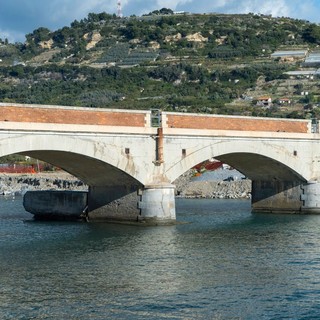 Taggia, lavori in corso: prolungata fino al 13 ottobre l'apertura della pista ciclabile sul torrente Argentina