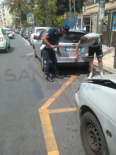 Sanremo: tamponamento in corso Matuzia poco prima di mezzogiorno, lievi conseguenze per gli occupanti della vettura tamponata Sanremo: tamponamento in corso Matuzia poco prima di mezzogiorno, lievi conseguenze per gli occupanti della vettura tamponata
