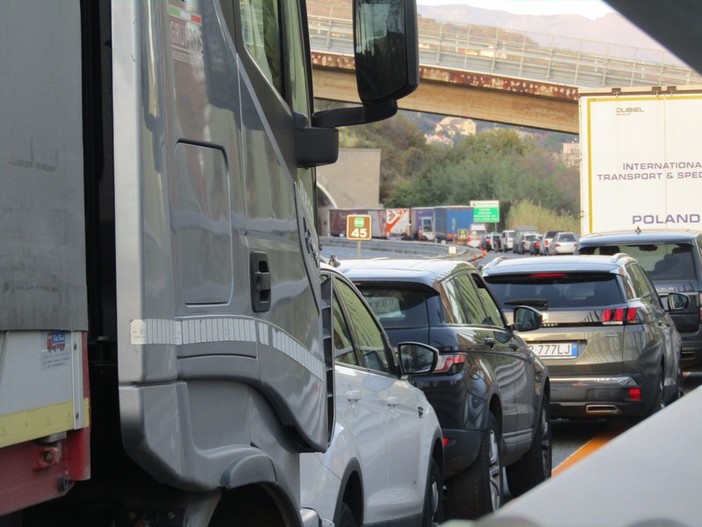 Polizia stradale e ausiliari del traffico in allerta per il controesodo Polizia stradale e ausiliari del traffico in allerta per il controesodo