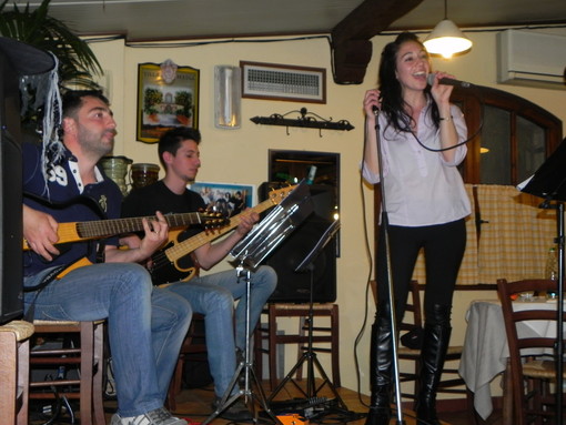 Dolceacqua: successo per l'esordio del 'Trio Strega', un nuovo gruppo musicale Dolceacqua: successo per l'esordio del 'Trio Strega', un nuovo gruppo musicale