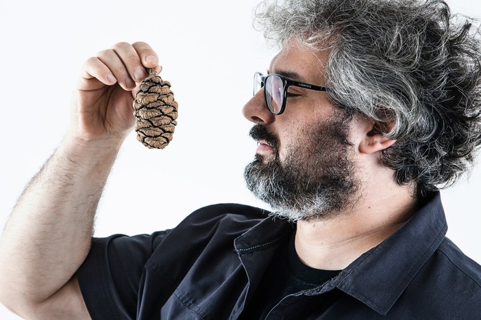 Una giornata con lo scrittore Tiziano Fratus (Homo radix), alla scoperta degli alberi monumentali di Sanremo