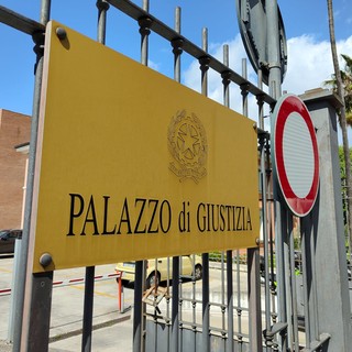 Aveva trasportato 18 migranti per far passare loro il confine a Ventimiglia: oggi udienza in tribunale