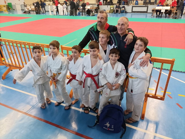 Otto medaglie per gli atleti del Tsukuri judo Ventimiglia al Trofeo di Natale a Genova (foto) Otto medaglie per gli atleti del Tsukuri judo Ventimiglia al Trofeo di Natale a Genova (foto)