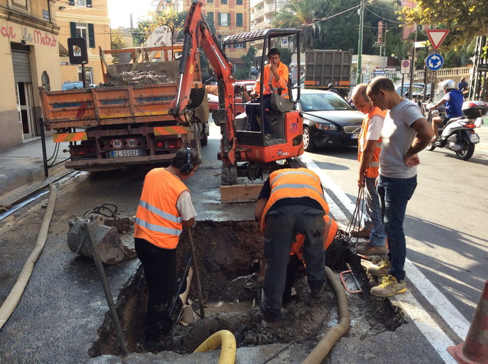 Sanremo: esplode un altro tubo in corso Cavallotti, al momento mezza città senza acqua