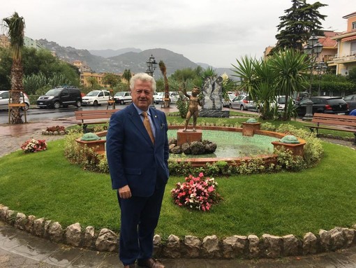 Ventimiglia: completata la riqualificazione della fontana del Putto con l’installazione delle tartarughe (Foto) Ventimiglia: completata la riqualificazione della fontana del Putto con l’installazione delle tartarughe (Foto)