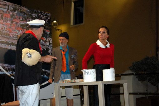 Cipressa: 'Teatro a 360 gradi' incanta Lingueglietta: uno spettacolo tra comicità, emozione e amicizia Cipressa: 'Teatro a 360 gradi' incanta Lingueglietta: uno spettacolo tra comicità, emozione e amicizia