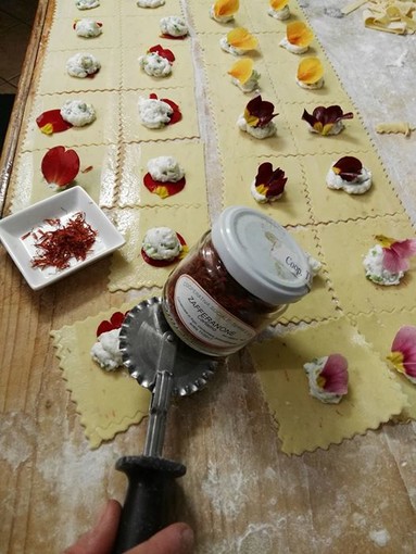 Osteria del Tempo stretto di Albenga propone i Fiori nel piatto e per le nostre anime Osteria del Tempo stretto di Albenga propone i Fiori nel piatto e per le nostre anime