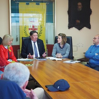 Il tavolo di confronto in comune a Taggia tra gli organizzatori ed i comuni delle valli Argentina ed Armea Il tavolo di confronto in comune a Taggia tra gli organizzatori ed i comuni delle valli Argentina ed Armea