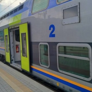 Caos sulla ferrovia del Ponente: pendolari stipati come sardine verso Genova