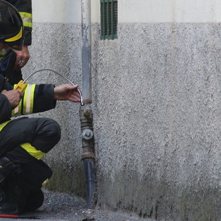 Sanremo: tubo del gas tranciato, intervento dei vigili del fuoco in via Meridiana