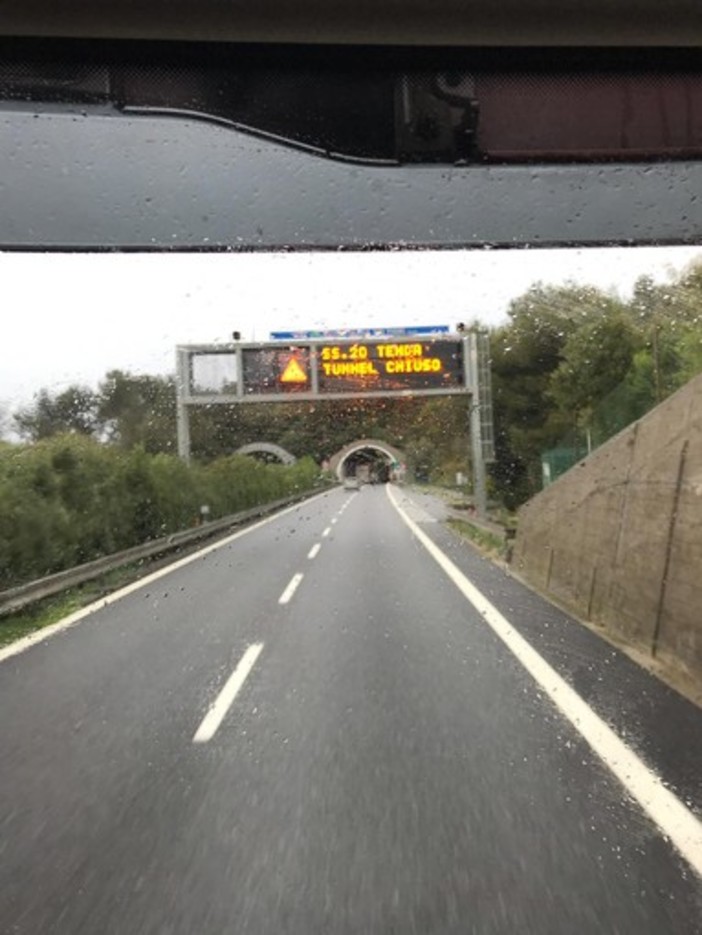 Tunnel di Tenda KO sul lato francese: ancora nessuna previsione di riapertura Tunnel di Tenda KO sul lato francese: ancora nessuna previsione di riapertura