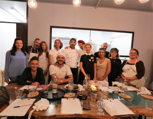 Federico Lanteri lo chef del Torrione di Vallecrosia continua a stupire: al via i corsi di cucina Federico Lanteri lo chef del Torrione di Vallecrosia continua a stupire: al via i corsi di cucina