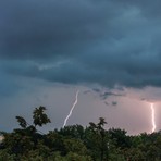 Temporali e raffiche di vento, la notte movimentata in provincia di Imperia: oggi ancora instabilità Temporali e raffiche di vento, la notte movimentata in provincia di Imperia: oggi ancora instabilità