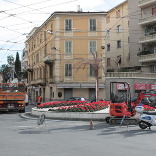 Sanremo: lettore segnala problema alla fontanella di rondò Garibaldi, degrado e sporcizia
