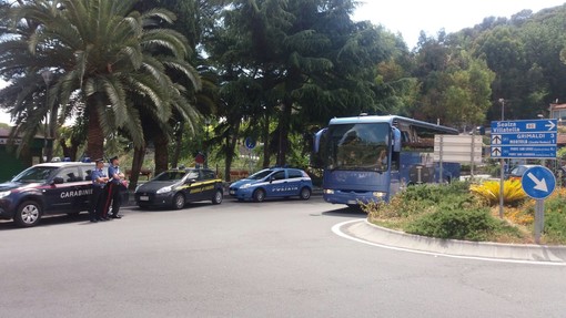 Ventimiglia: terminate le operazioni di trasferimento dei migranti respinti alla frontiera Ventimiglia: terminate le operazioni di trasferimento dei migranti respinti alla frontiera