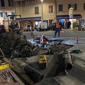 Ventimiglia, tubo rotto al Borgo: abitanti e attività senz'acqua (Foto)