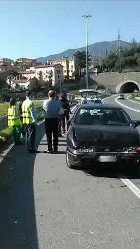 Sanremo: tamponamento a catena oggi sull'Aurelia bis nei pressi dello svincolo di via Pascoli