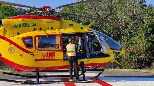 Ventimiglia, 54enne cade dalla bici: è grave. Si alza in volo l'elisoccorso Ventimiglia, 54enne cade dalla bici: è grave. Si alza in volo l'elisoccorso