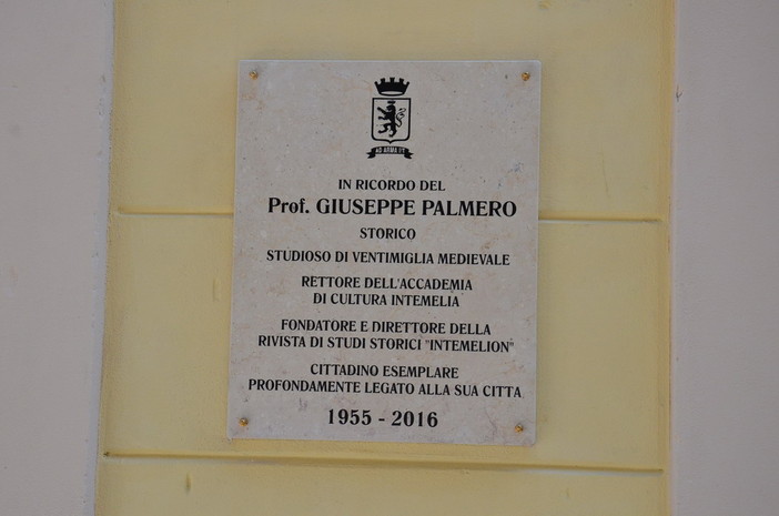 Consiglio comunale a Ventimiglia, Nesci: "Danneggiata la targa del professor Giuseppe Palmero" Consiglio comunale a Ventimiglia, Nesci: "Danneggiata la targa del professor Giuseppe Palmero"
