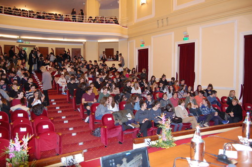 Sanremo: teatro gremito questa mattina per il primo appuntamento del 'Festival della Legalità' al Casinò