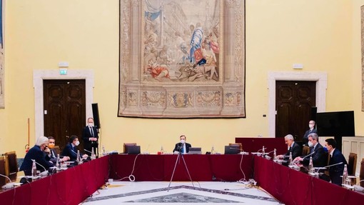 Consultazioni, Toti incontra il premier incaricato Draghi: "Chiesto di vaccinare gli anziani in tempo breve" Consultazioni, Toti incontra il premier incaricato Draghi: "Chiesto di vaccinare gli anziani in tempo breve"