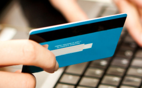 In vista del Natale. Occhi aperti sugli acquisti on line: i consigli della polizia postale per non cadere nella trappola dei truffatori