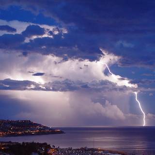 Meteorologia: da stanotte alle 3 a domani alle 15 Allerta Meteo 'Gialla' per temporali anche sull'imperiese