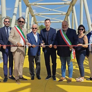 Taggia-Riva, inaugurato il ponte sull’Argentina: dopo oltre un anno torna ora il collegamento ciclopedonale diretto (Foto e Video)