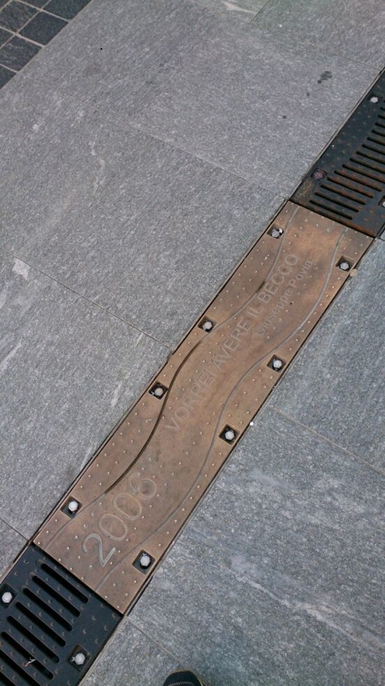 Le targhe dei vincitori del Festival