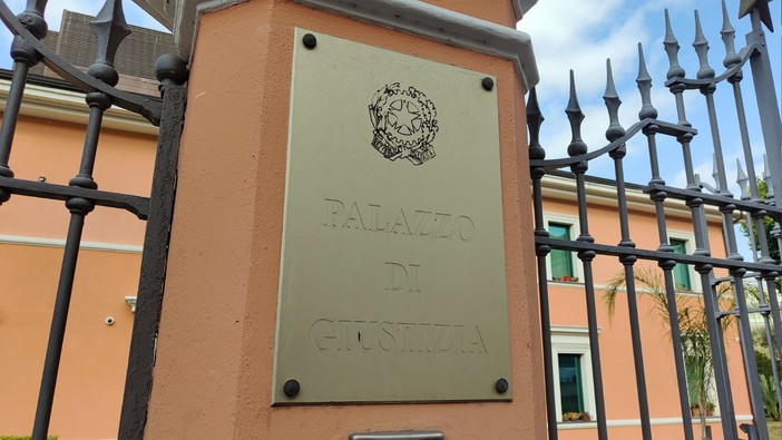 Sessantenne aveva ceduto una dose di metadone davanti ai carabinieri: condannato a 4 mesi Sessantenne aveva ceduto una dose di metadone davanti ai carabinieri: condannato a 4 mesi