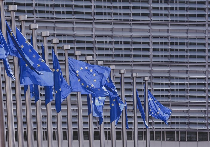 Aiuti di Stato: la Commissione approva un sostegno pubblico di 3,2 miliardi da parte di sette Stati membri a favore di un progetto paneuropeo di ricerca e innovazione Aiuti di Stato: la Commissione approva un sostegno pubblico di 3,2 miliardi da parte di sette Stati membri a favore di un progetto paneuropeo di ricerca e innovazione