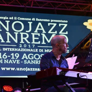 Sanremo: con i concerti di Nicola Conte e Antonio Faraò cala il sipario sull'UnoJazz Festival, ma il direttore artistico pensa già alla prossima edizione (Foto e Video) Sanremo: con i concerti di Nicola Conte e Antonio Faraò cala il sipario sull'UnoJazz Festival, ma il direttore artistico pensa già alla prossima edizione (Foto e Video)