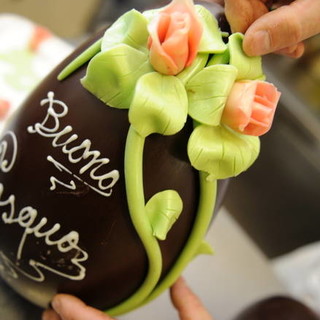 Sanremo: a Coldirodi 'Futura Sanremo' regala uova e colombe ai bambini dell’Istituto Padre Semeria