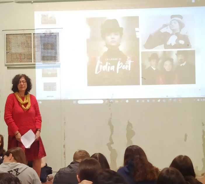 Momento di raccoglimento ed emancipazione durante l'incontro tra Il Club per UNESCO di Sanremo con i ragazzi dell'istituto Amoretti