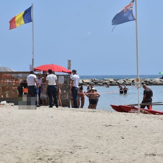 Tragedia ad Arma di Taggia, chiarita la dinamica: uomo colto da malore in mare, vano ogni tentativo di salvarlo Tragedia ad Arma di Taggia, chiarita la dinamica: uomo colto da malore in mare, vano ogni tentativo di salvarlo