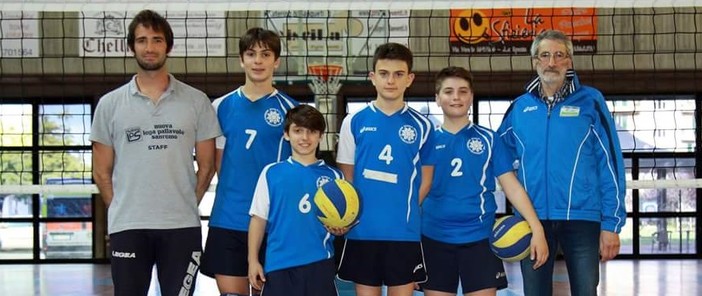 Nella foto i quattro talenti della NLP Sanremo Under 13 3vs3, con a sinistra coach Michele Minaglia e a destra il Presidente Cesare Fagnani Nella foto i quattro talenti della NLP Sanremo Under 13 3vs3, con a sinistra coach Michele Minaglia e a destra il Presidente Cesare Fagnani
